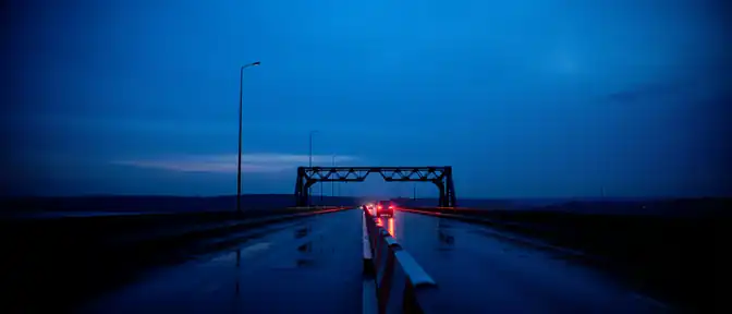 Переправа под прицелом: Крымский мост снова ограничил движение